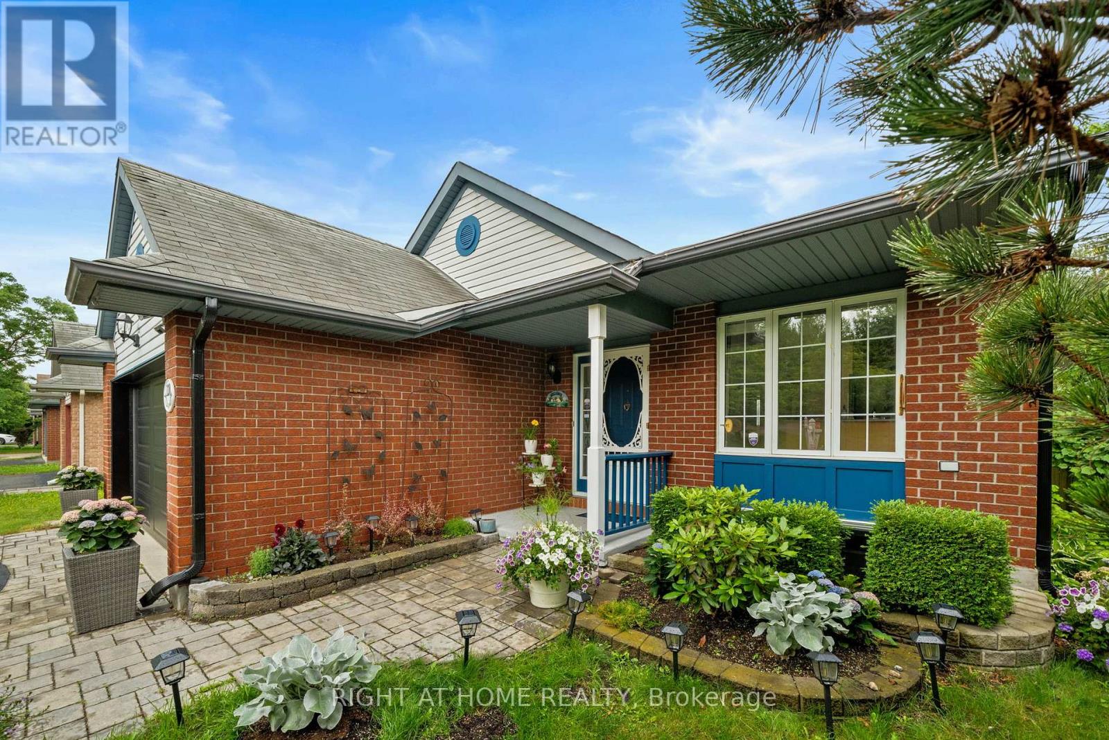120 Grandpark Circle, Ottawa, Ontario  K1G 6R5 - Photo 4 - X13512368