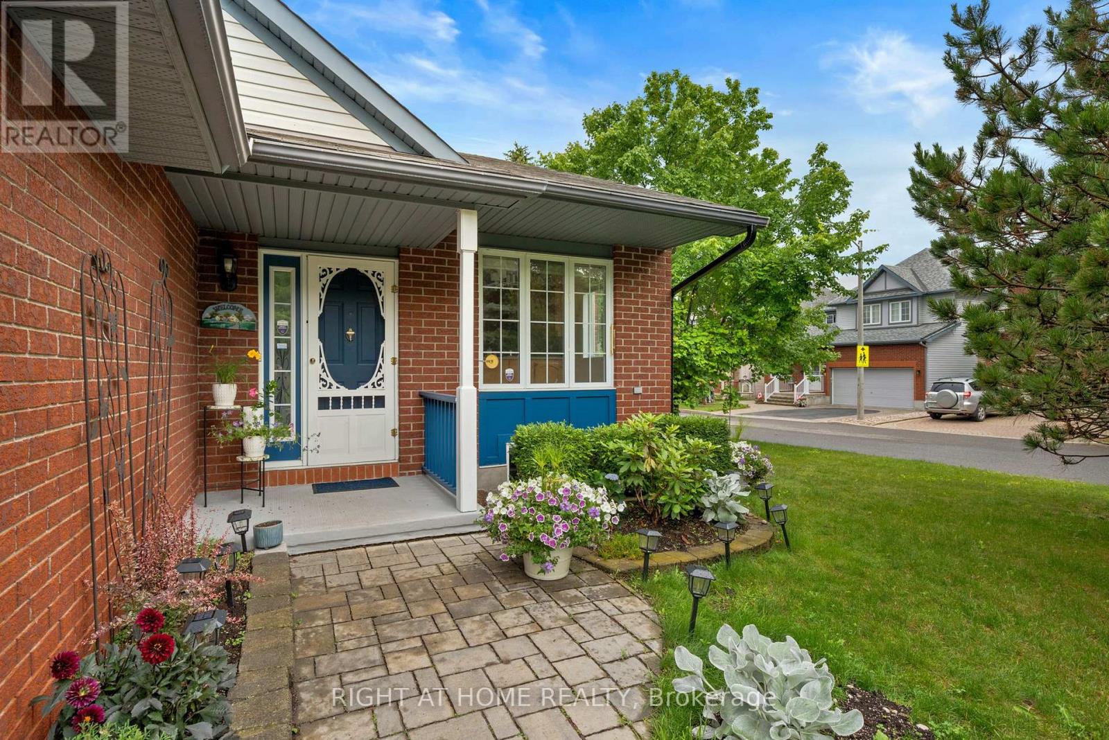 120 Grandpark Circle, Ottawa, Ontario  K1G 6R5 - Photo 5 - X13512368