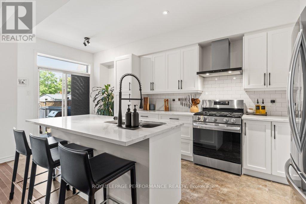 216 Badgeley Avenue, Ottawa, Ontario  K2T 0A4 - Photo 7 - X13513100