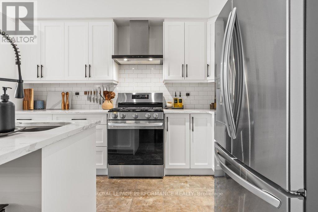 216 Badgeley Avenue, Ottawa, Ontario  K2T 0A4 - Photo 8 - X13513100