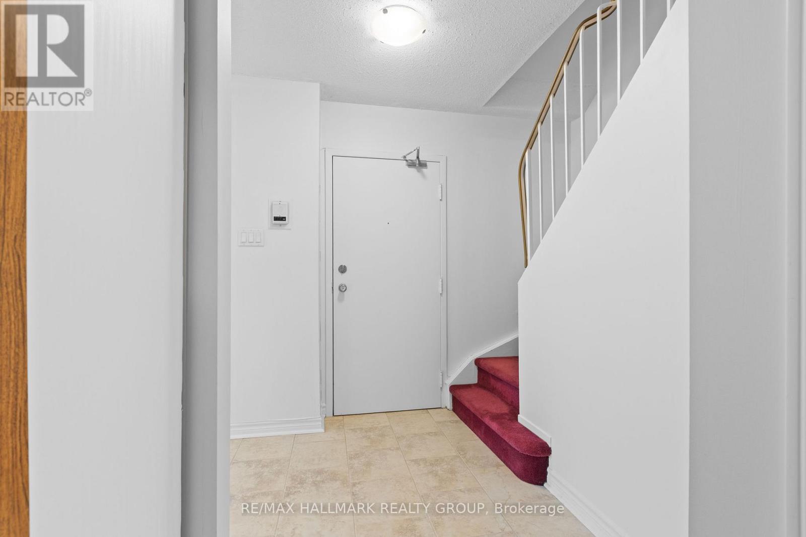 8 - 520 Fenerty Court, Ottawa, Ontario  K2L 3B1 - Photo 3 - X13513674