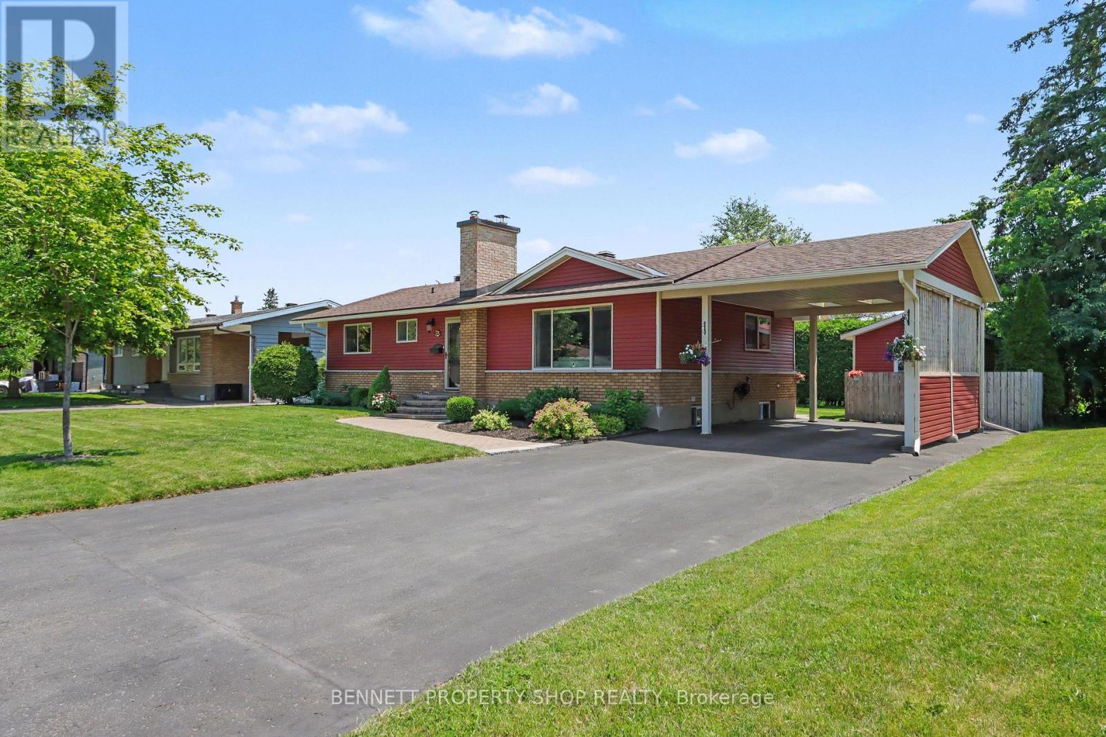 28 Majestic Drive, Ottawa, Ontario  K2G 1C7 - Photo 2 - X13513690