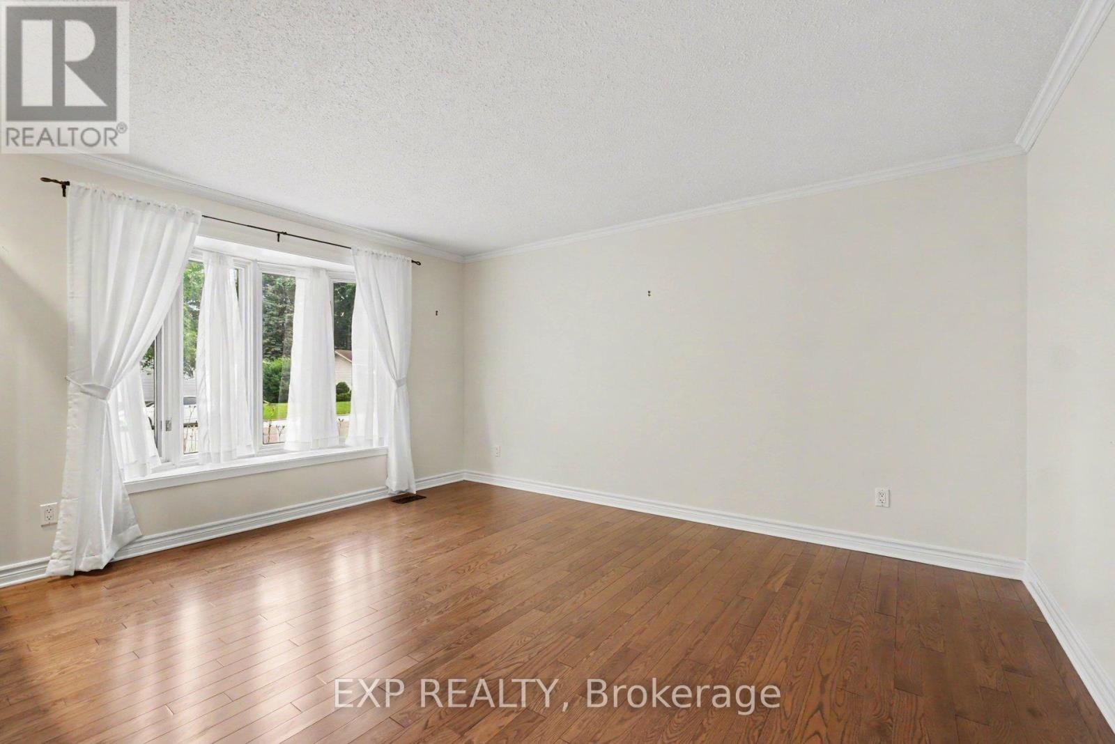 1021 Cadboro Road, Ottawa, Ontario  K1J 8C8 - Photo 11 - X13513846