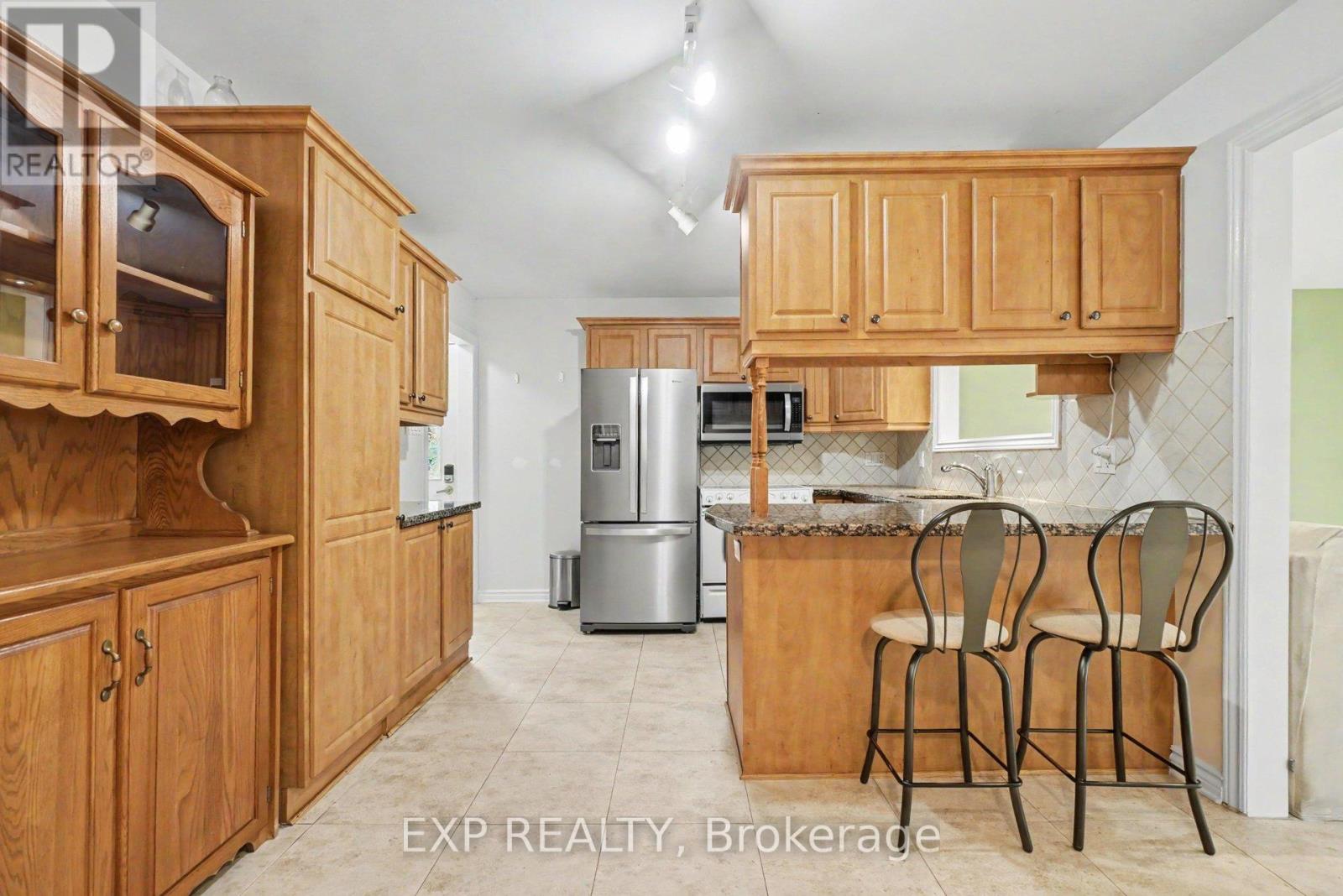 1021 Cadboro Road, Ottawa, Ontario  K1J 8C8 - Photo 12 - X13513846
