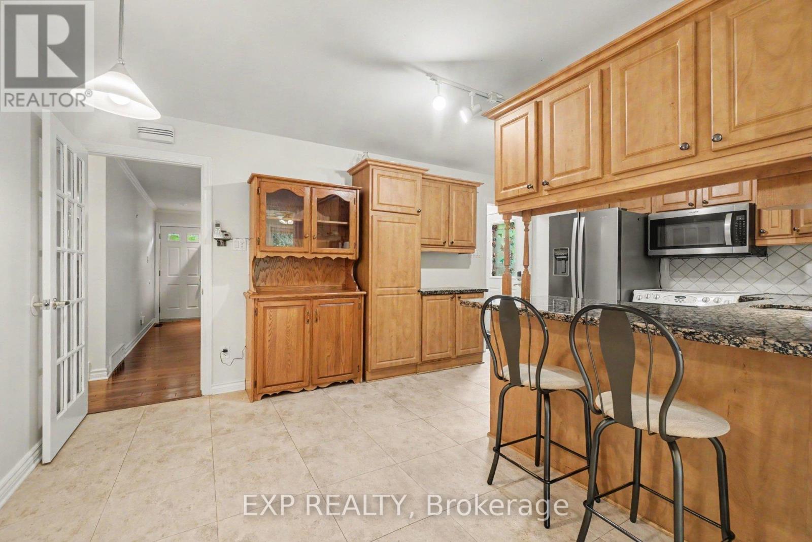 1021 Cadboro Road, Ottawa, Ontario  K1J 8C8 - Photo 13 - X13513846