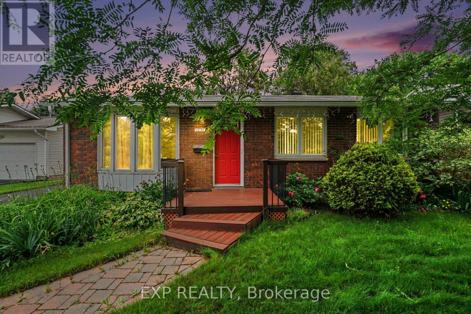 1021 Cadboro Road, Ottawa, Ontario  K1J 8C8 - Photo 3 - X13513846