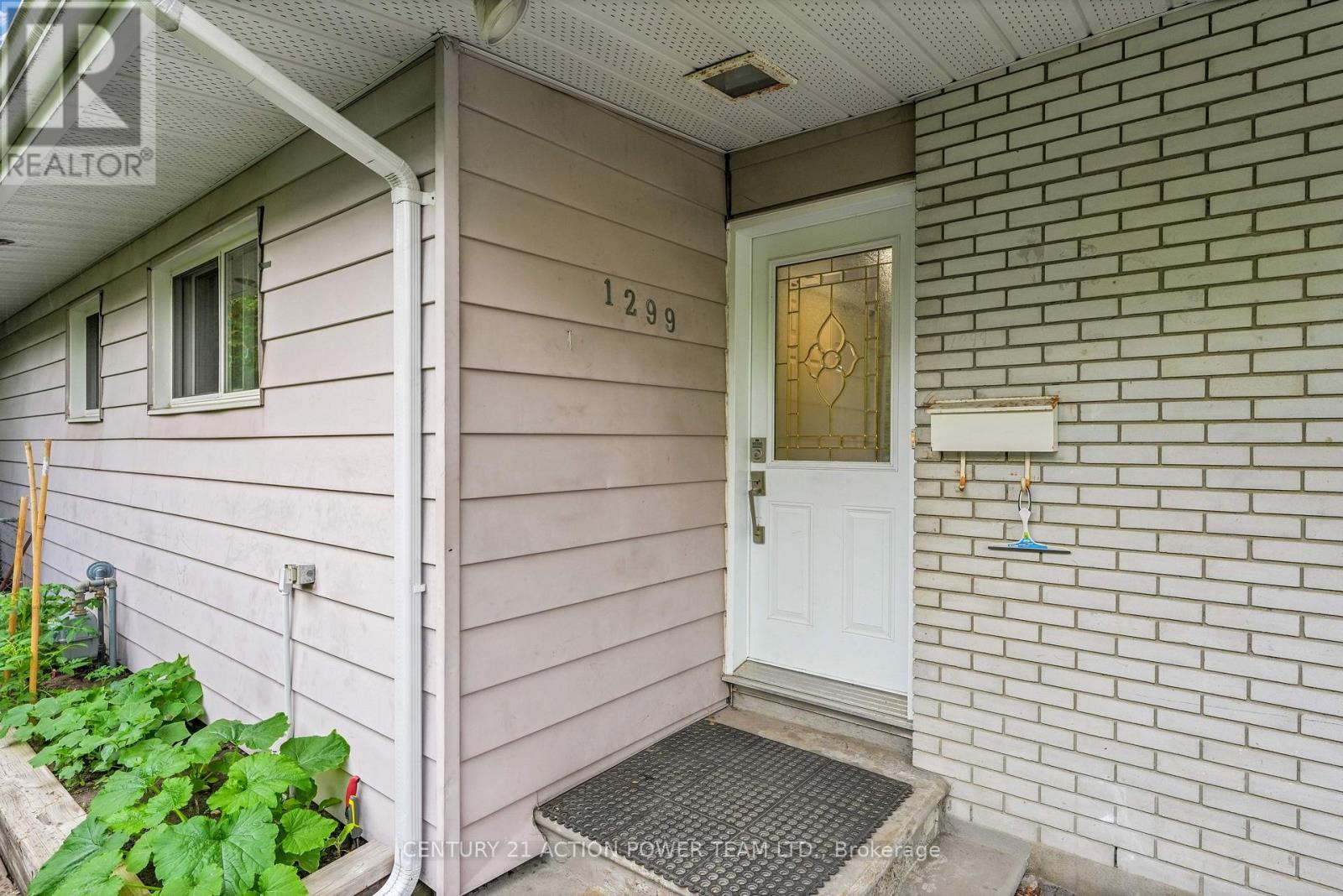 1299 Meadowlands Drive E, Ottawa, Ontario  K2E 6K4 - Photo 2 - X13513898