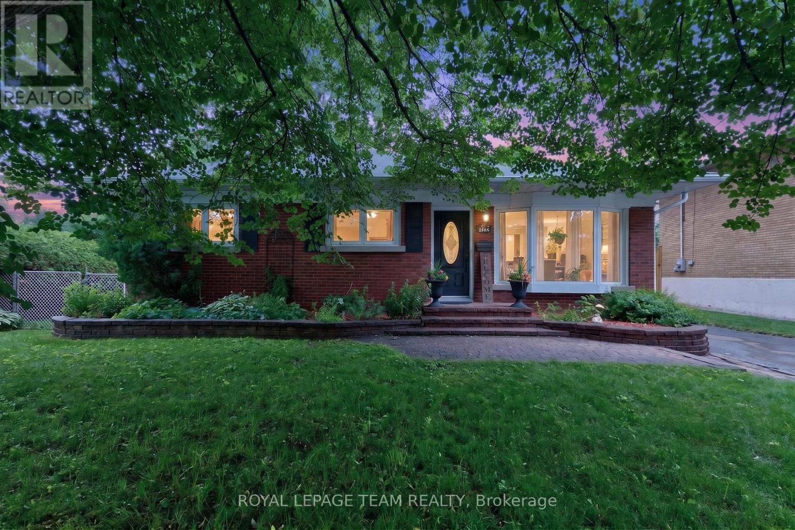 1144 Cline Crescent, Ottawa, Ontario  K2C 2P2 - Photo 4 - X13513930