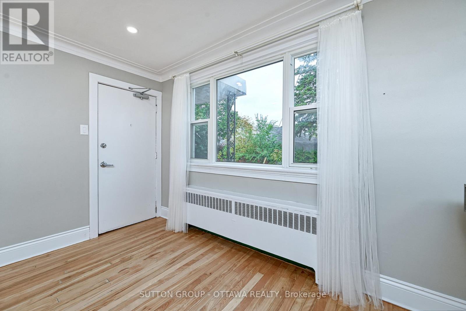 154-156 Dagmar Avenue, Ottawa, Ontario  K1L 5T2 - Photo 3 - X13514378
