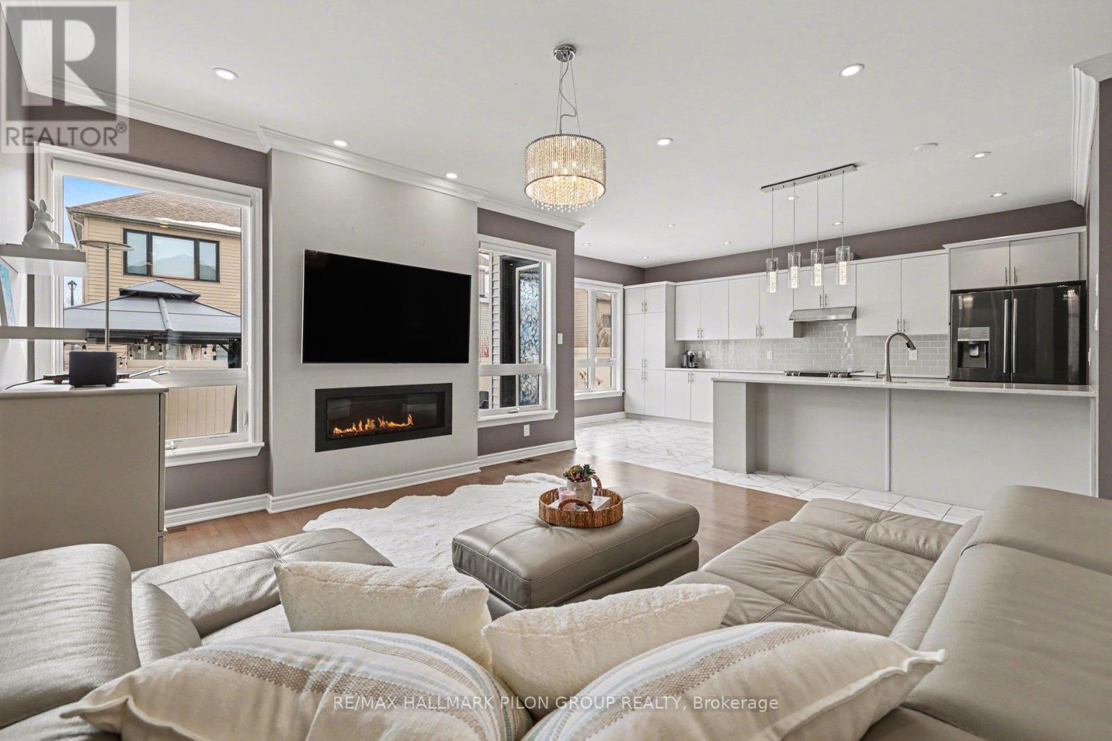 266 Shinleaf Crescent, Ottawa, Ontario  K1W 0J2 - Photo 2 - X13514408