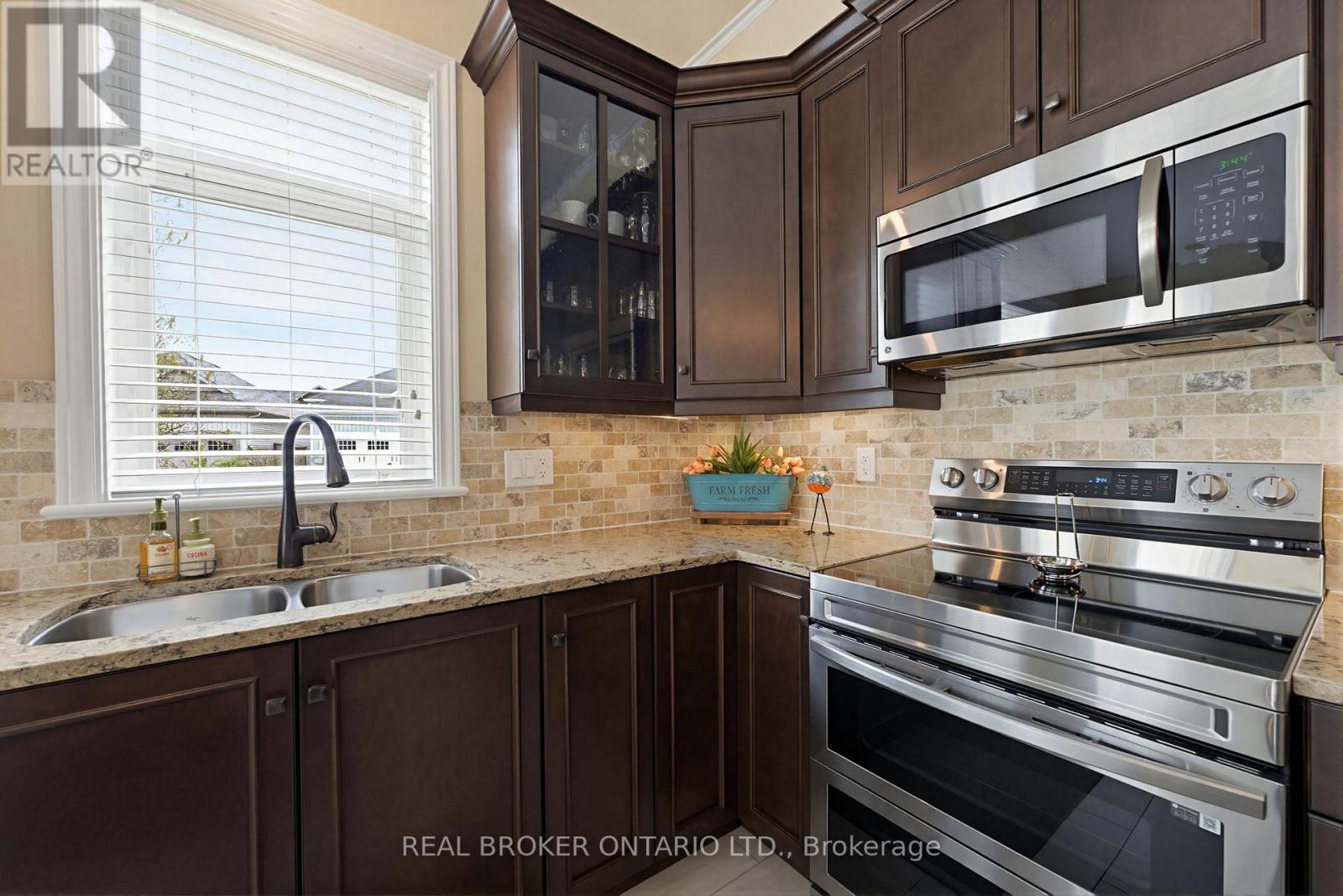 341 Bobolink Ridge, Ottawa, Ontario  K2V 0B9 - Photo 12 - X13514638