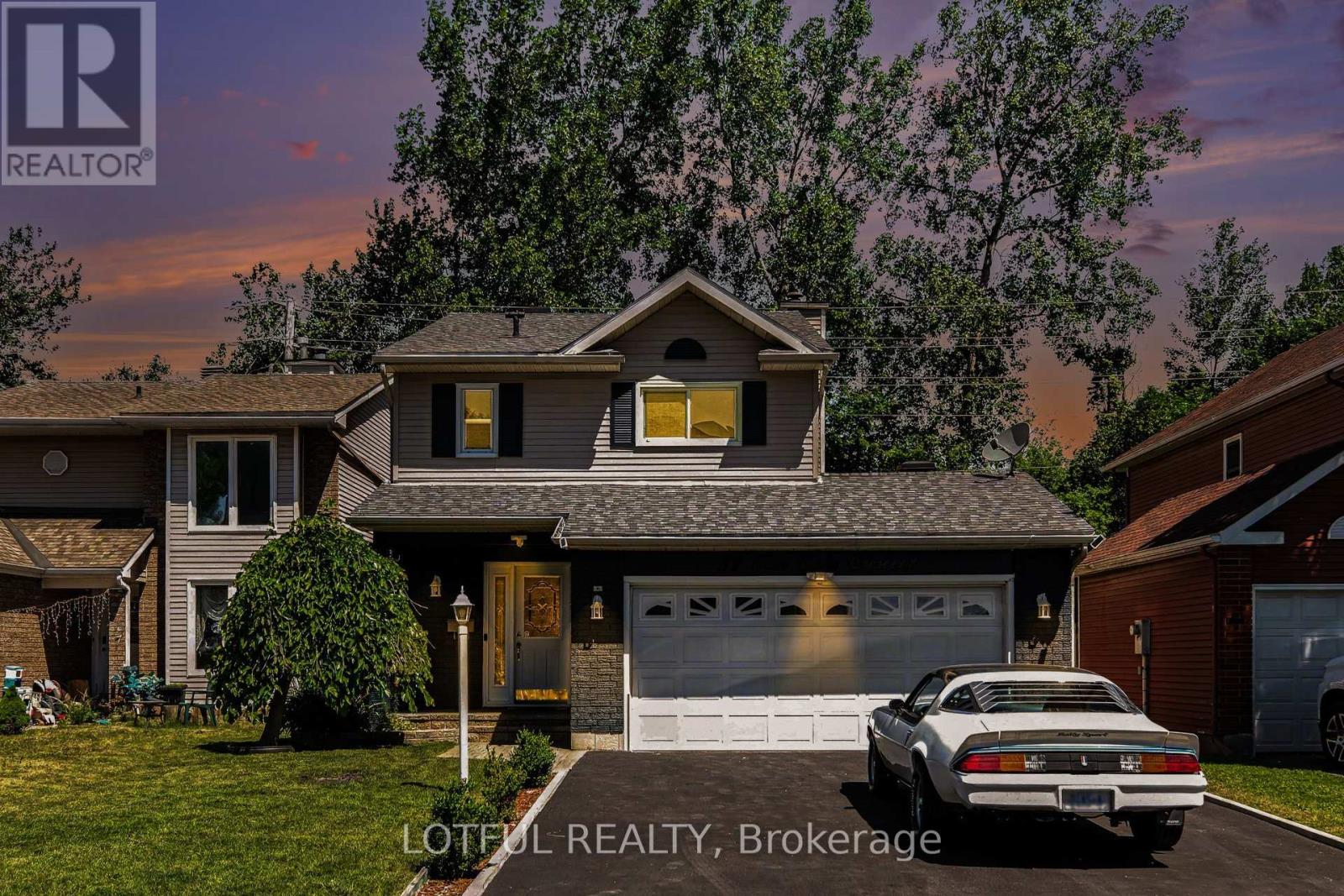 52 Fair Oaks Crescent, Ottawa, Ontario  K2G 4W5 - Photo 1 - X13515182