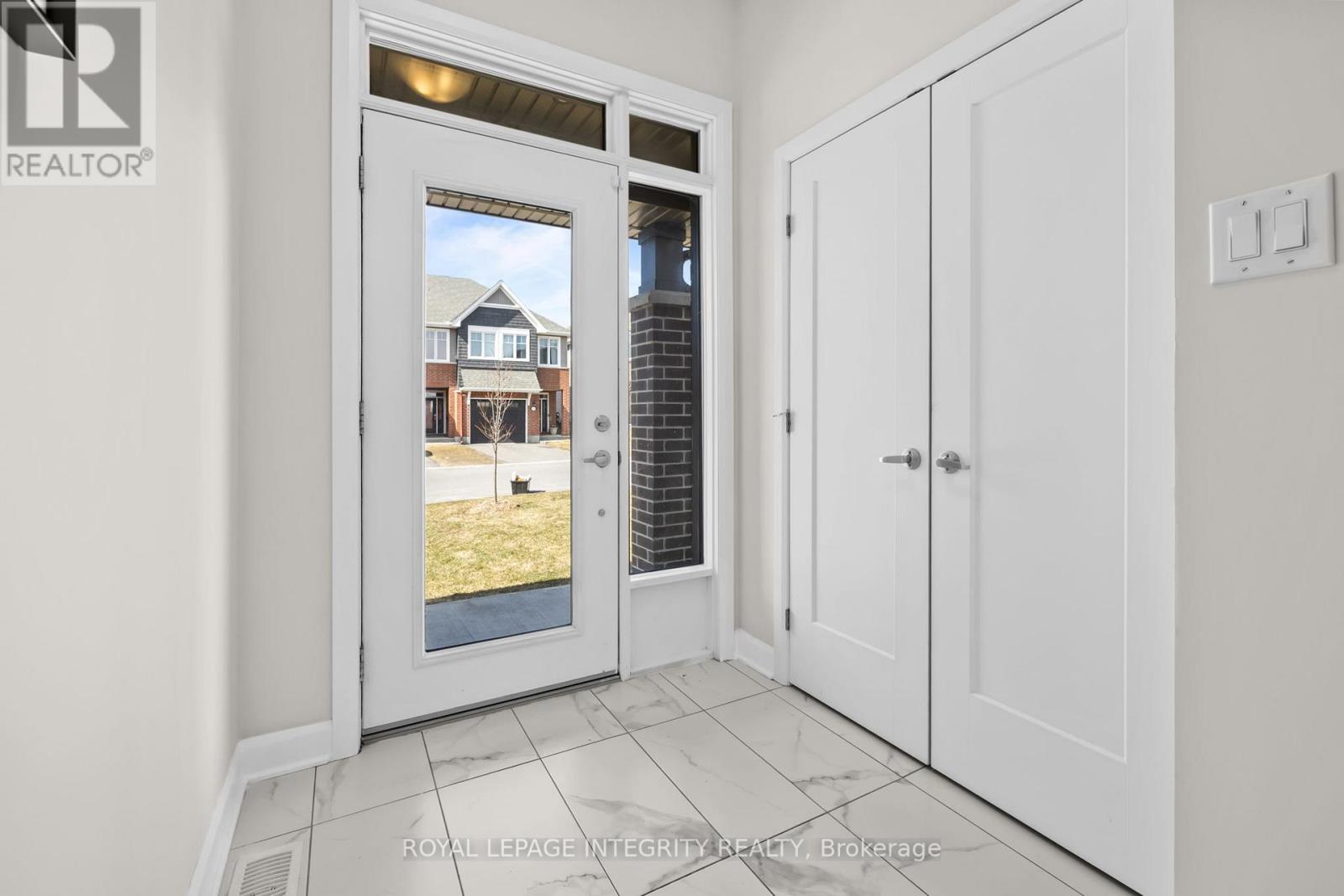 133 Angelonia Crescent, Ottawa, Ontario  K1T 0Y5 - Photo 3 - X13515498