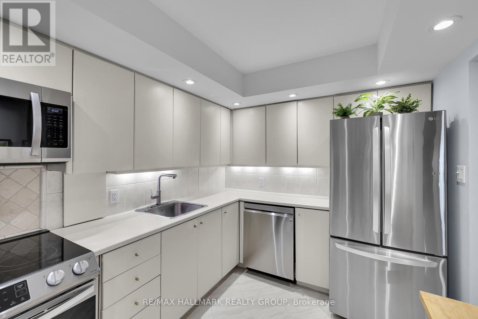 810 - 151 Bay Street, Ottawa, Ontario  K1R 7T2 - Photo 9 - X13515626