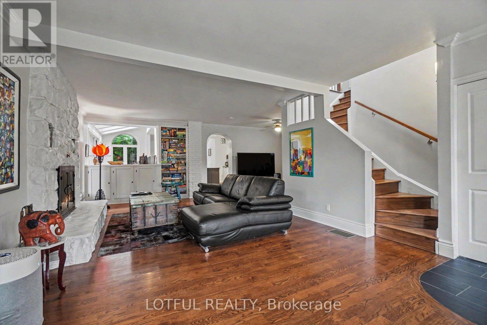 1 - 518 Hilson Avenue, Ottawa, Ontario  K1Z 6C8 - Photo 3 - X13515806