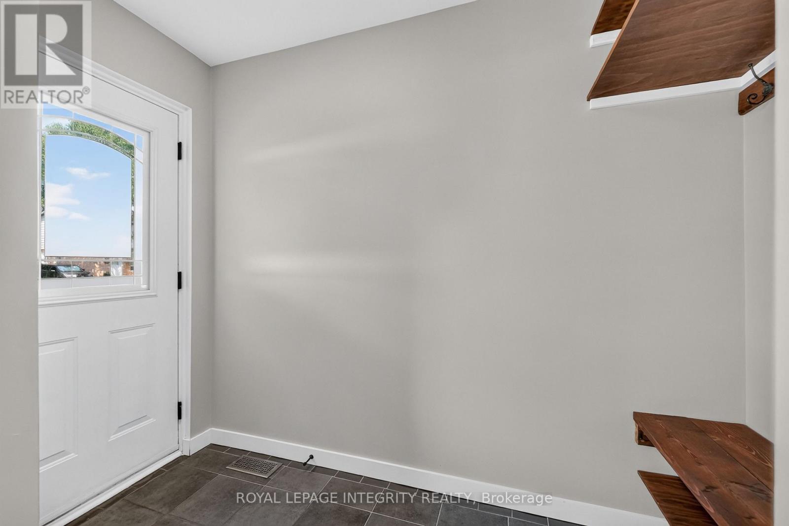 127 Morton Drive, Ottawa, Ontario  K2L 1X2 - Photo 2 - X13515938