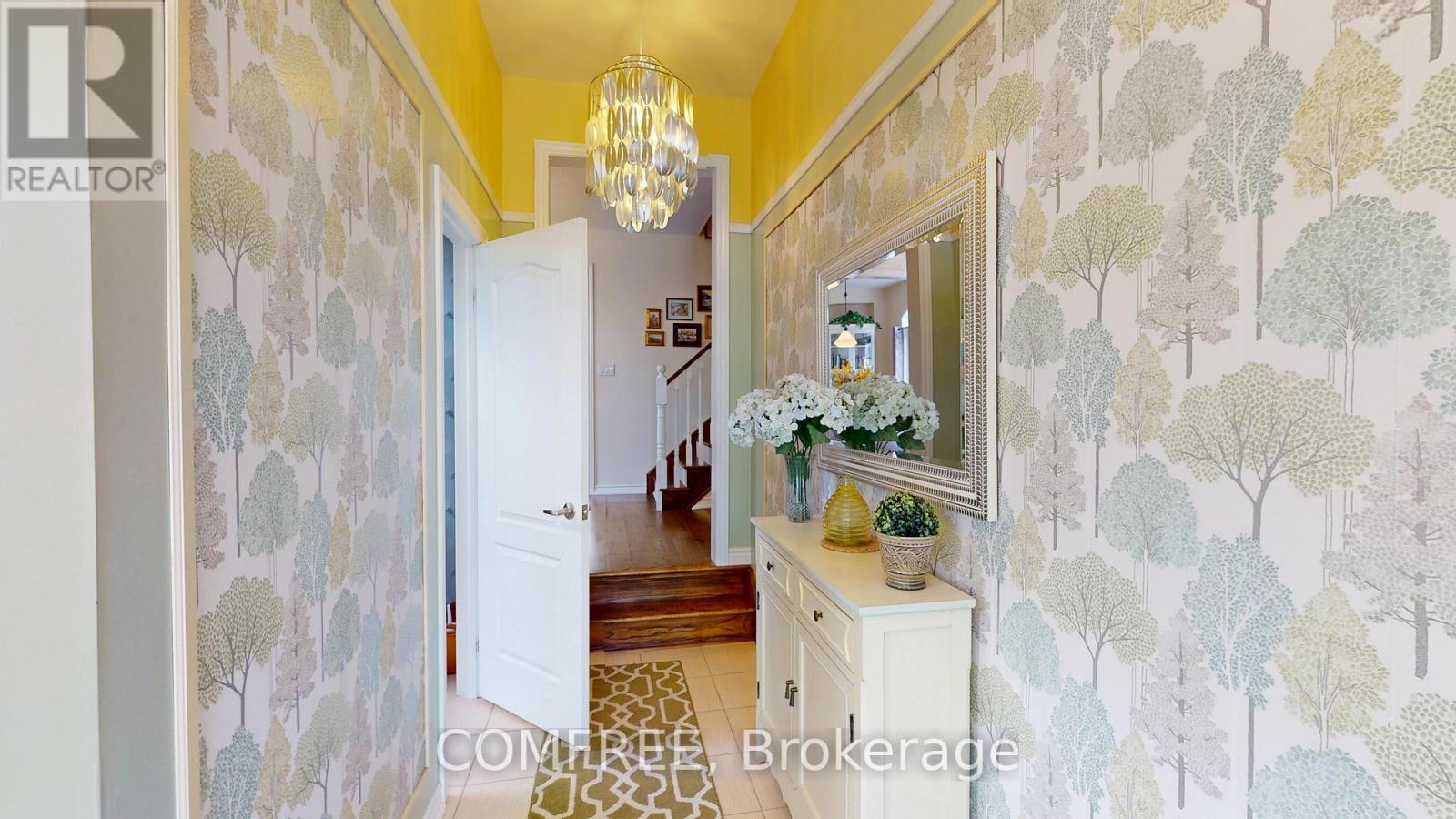16 Ridgegate Crescent, Halton Hills, Ontario  L7G 0L1 - Photo 3 - W13516210