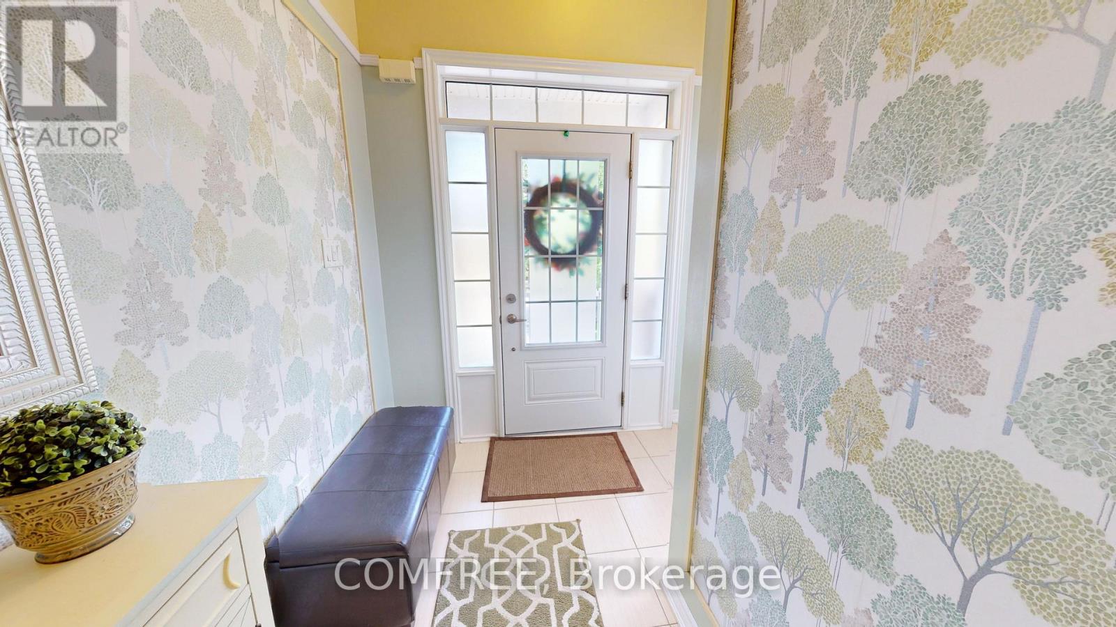 16 Ridgegate Crescent, Halton Hills, Ontario  L7G 0L1 - Photo 4 - W13516210