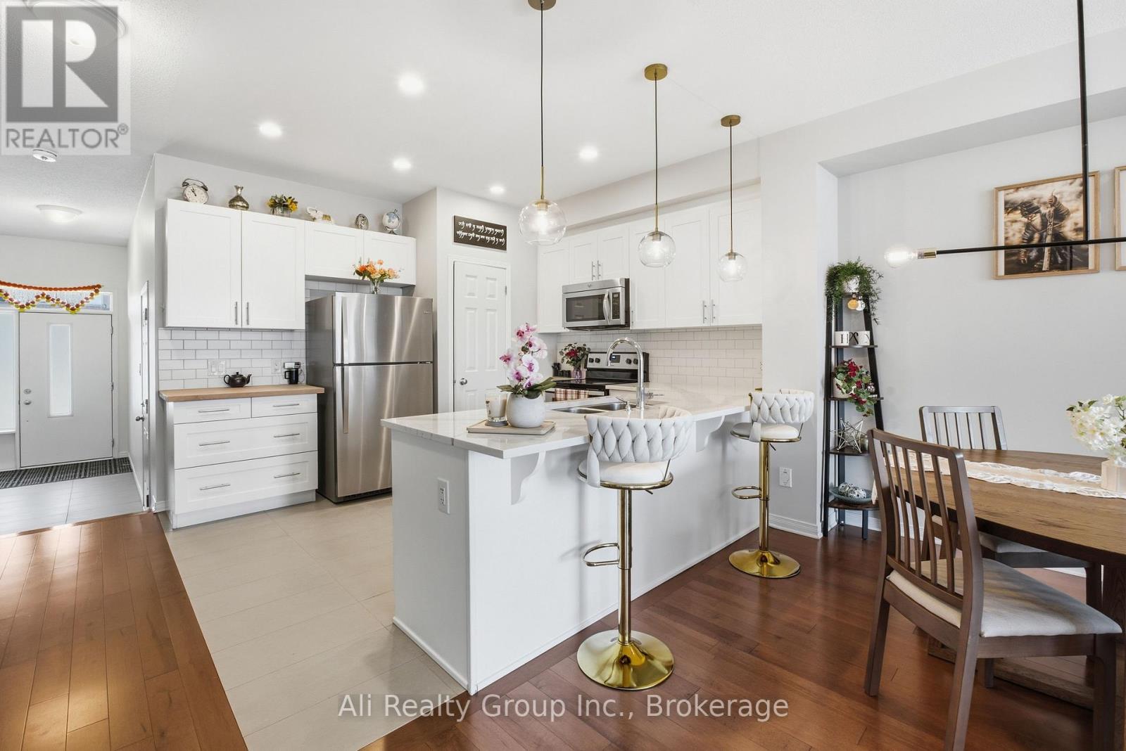 330 Nonius Street, Ottawa, Ontario  K2V 0E1 - Photo 5 - X13516348