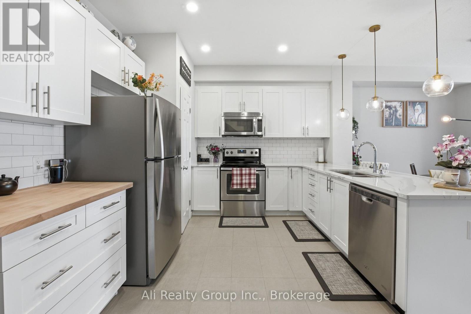 330 Nonius Street, Ottawa, Ontario  K2V 0E1 - Photo 6 - X13516348