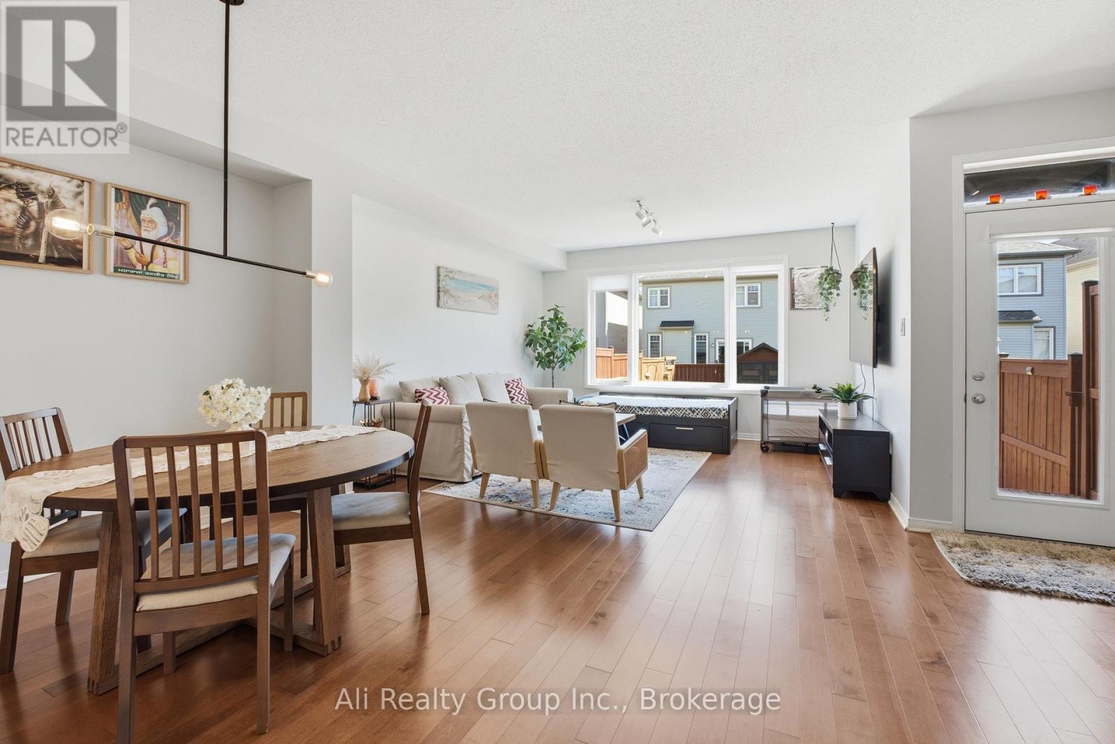 330 Nonius Street, Ottawa, Ontario  K2V 0E1 - Photo 7 - X13516348