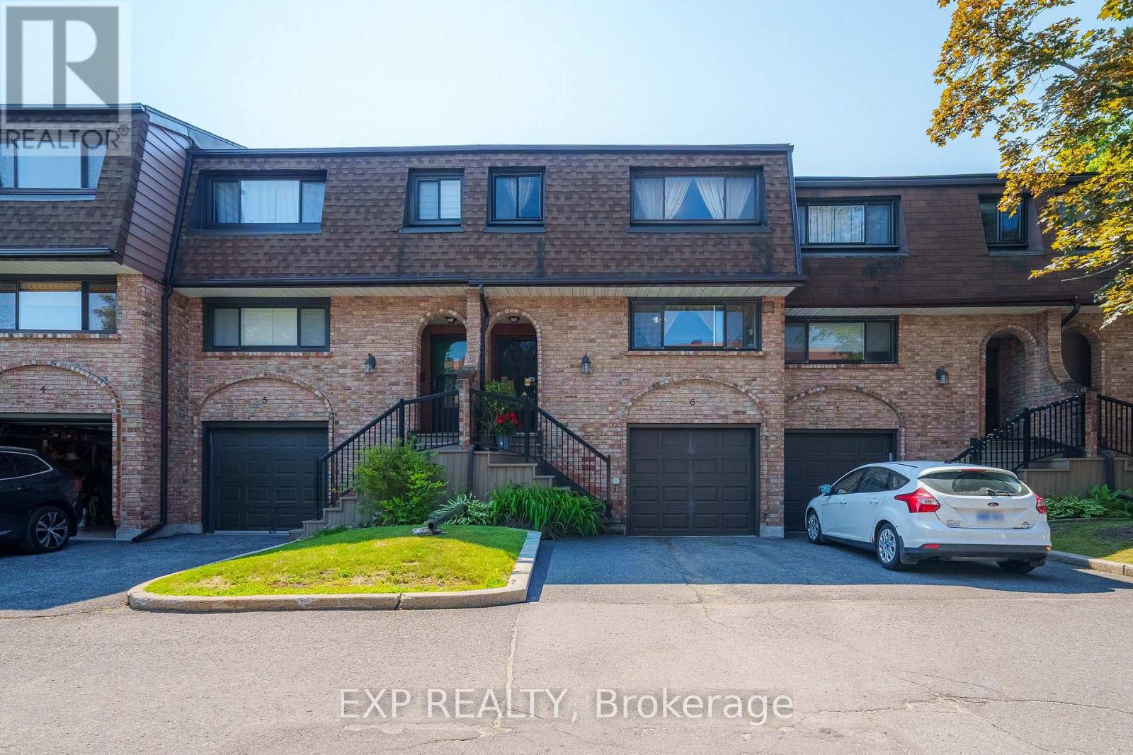 6 - 2 Bertona Street, Ottawa, Ontario  K2G 0W2 - Photo 1 - X13516412