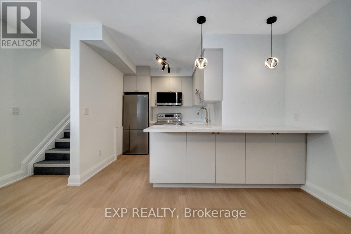 B - 533 Broadhead Avenue, Ottawa, Ontario  K1Z 5R9 - Photo 10 - X13516682
