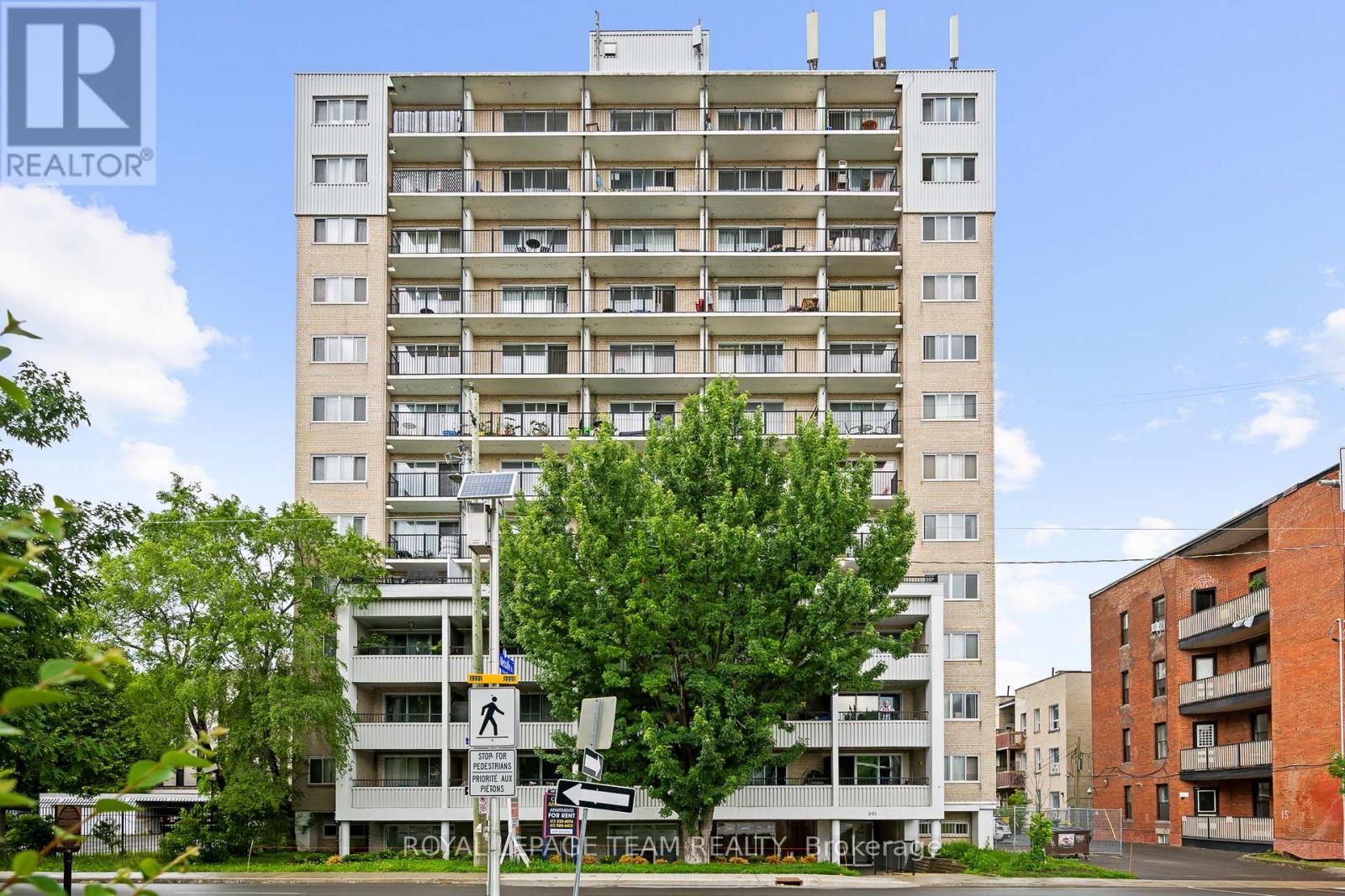 201 Mcleod Street, Ottawa, Ontario  K2P 0Z9 - Photo 1 - X13517072