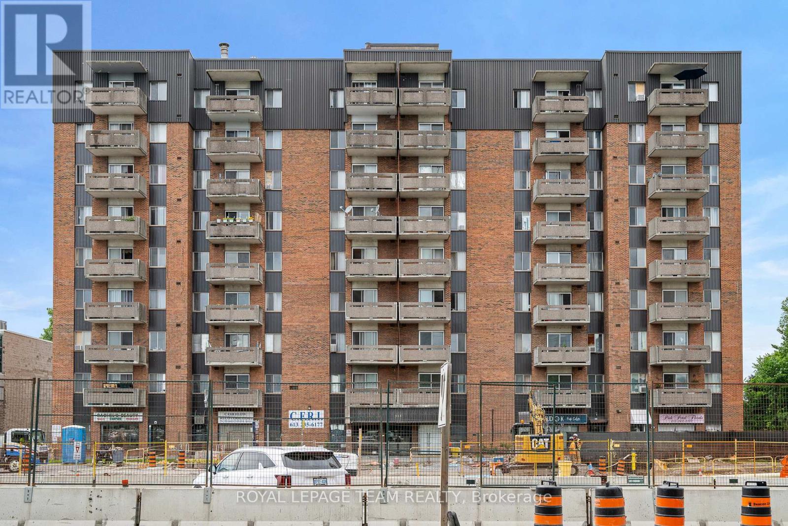 945 Richmond Road, Ottawa, Ontario  K2B 8B9 - Photo 1 - X13517074