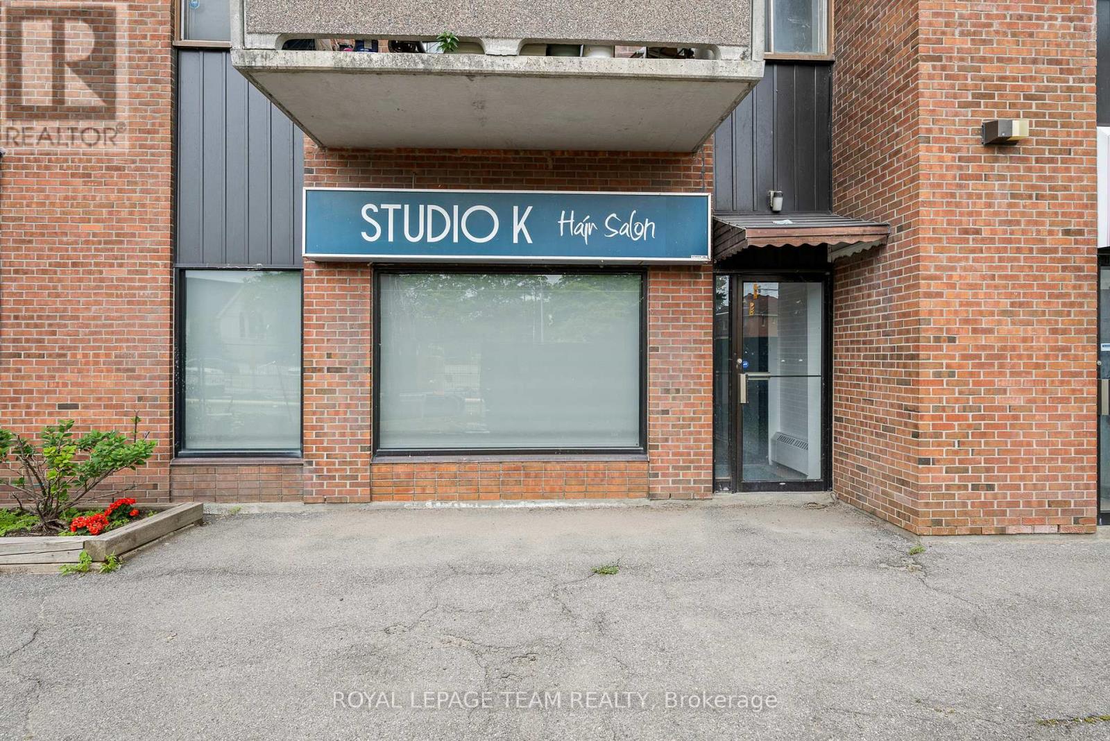 945 Richmond Road, Ottawa, Ontario  K2B 8B9 - Photo 2 - X13517074