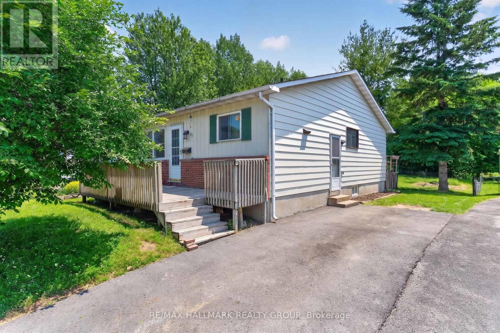 110 Glamorgan Drive, Ottawa, Ontario  K2L 1R4 - Photo 1 - X13517282