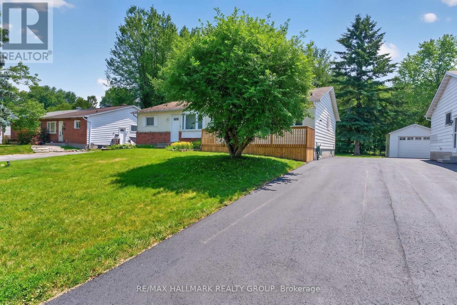 110 Glamorgan Drive, Ottawa, Ontario  K2L 1R4 - Photo 2 - X13517282