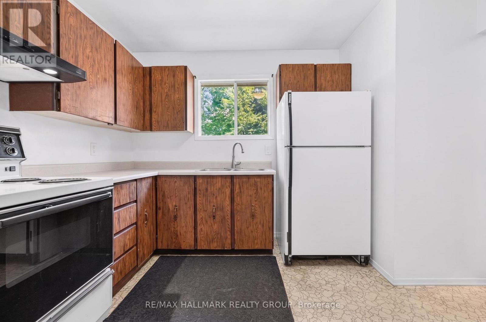 110 Glamorgan Drive, Ottawa, Ontario  K2L 1R4 - Photo 6 - X13517282