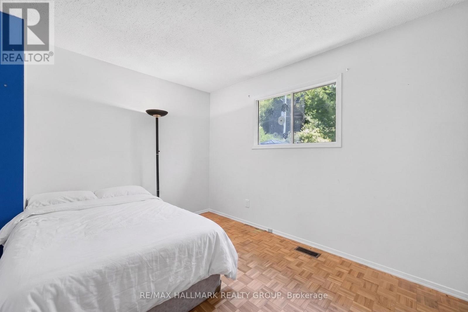 110 Glamorgan Drive, Ottawa, Ontario  K2L 1R4 - Photo 7 - X13517282