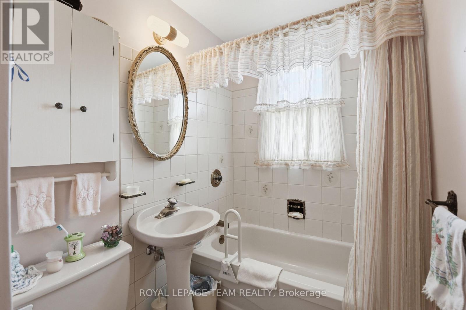 84 Rita Avenue, Ottawa, Ontario  K2G 2H1 - Photo 14 - X13517344