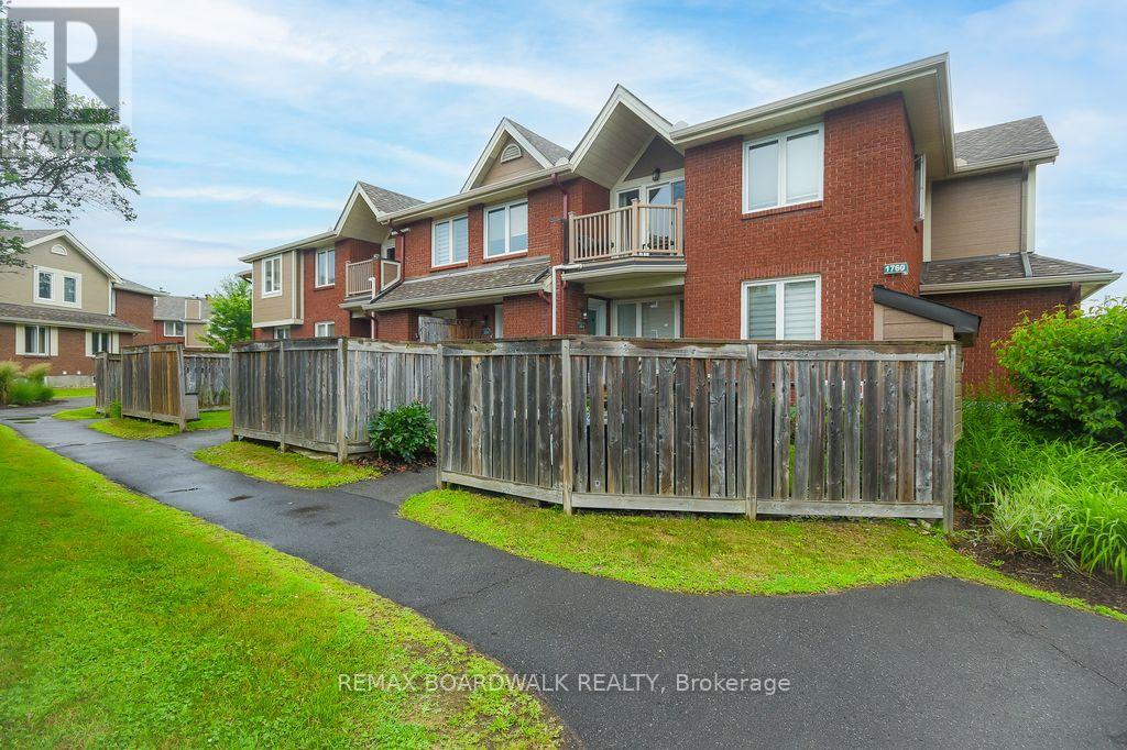 205 - 1760 Cabaret Lane, Ottawa, Ontario  K4A 2H1 - Photo 2 - X13517348