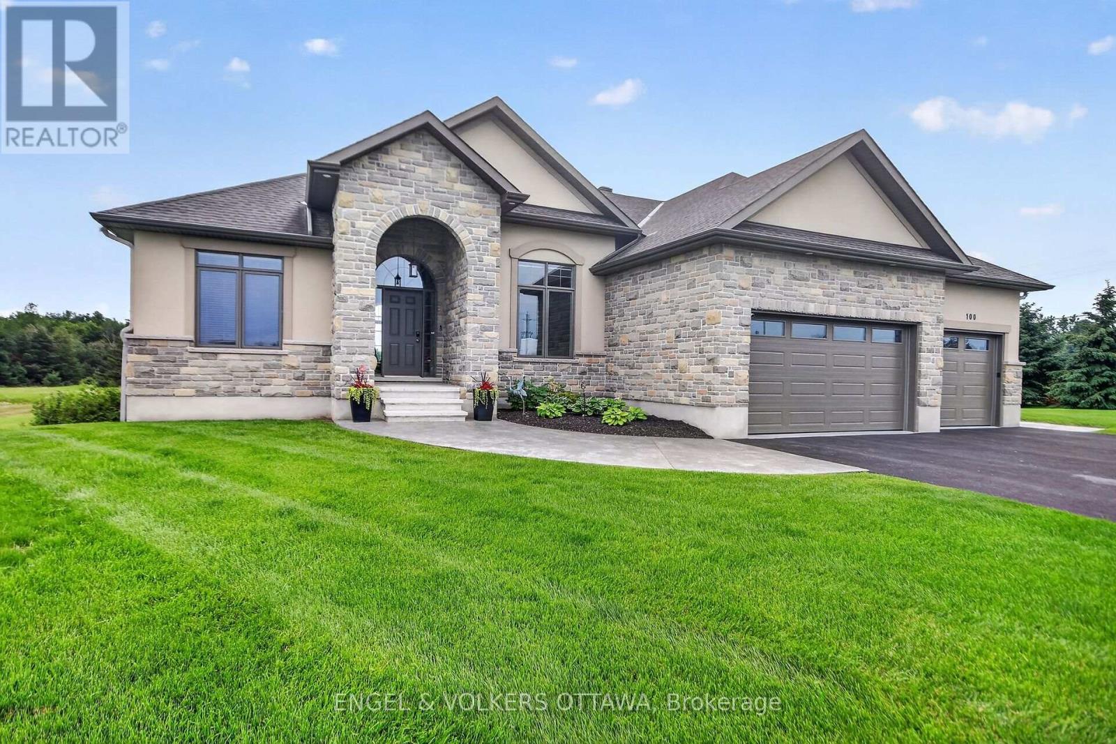 100 Lake Trail Road, Ottawa, Ontario  K4P 2G2 - Photo 1 - X13517442
