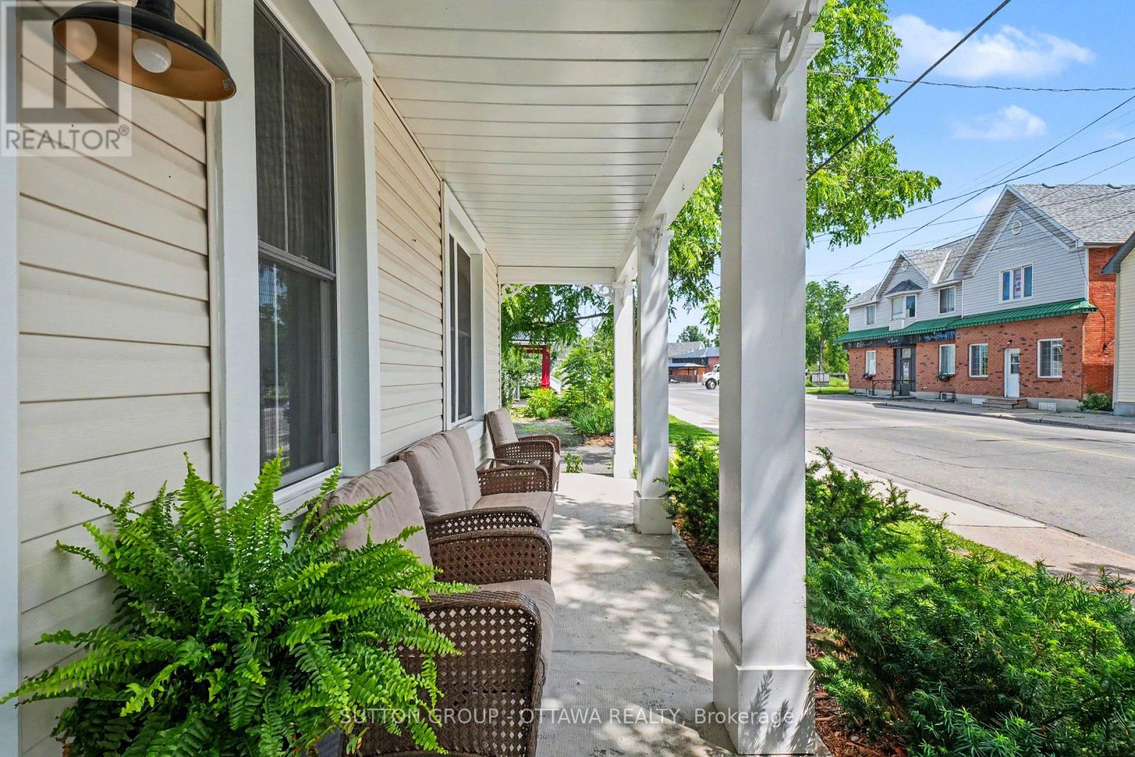 132 Queen Street, Mississippi Mills, Ontario  K0A 1A0 - Photo 3 - X13517826