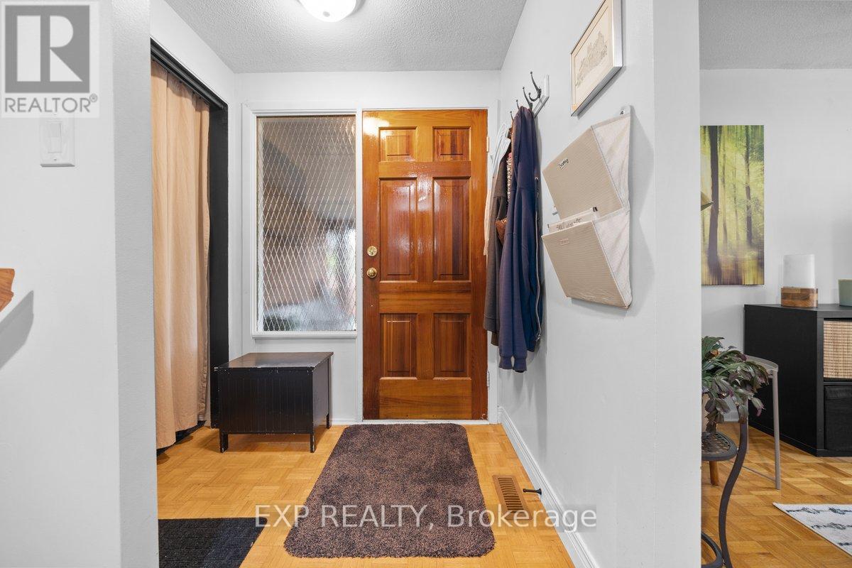 396 Hatfield Crescent, Ottawa, Ontario  K1E 1M8 - Photo 3 - X13517876