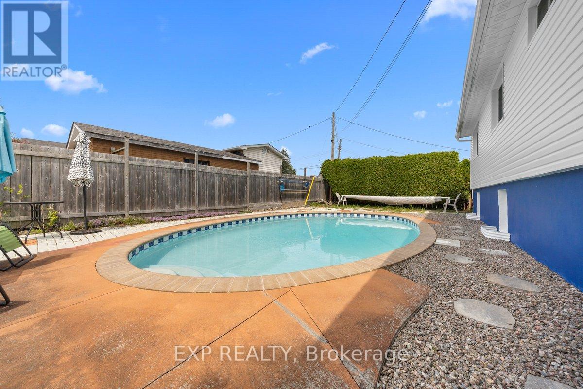 396 Hatfield Crescent, Ottawa, Ontario  K1E 1M8 - Photo 30 - X13517876