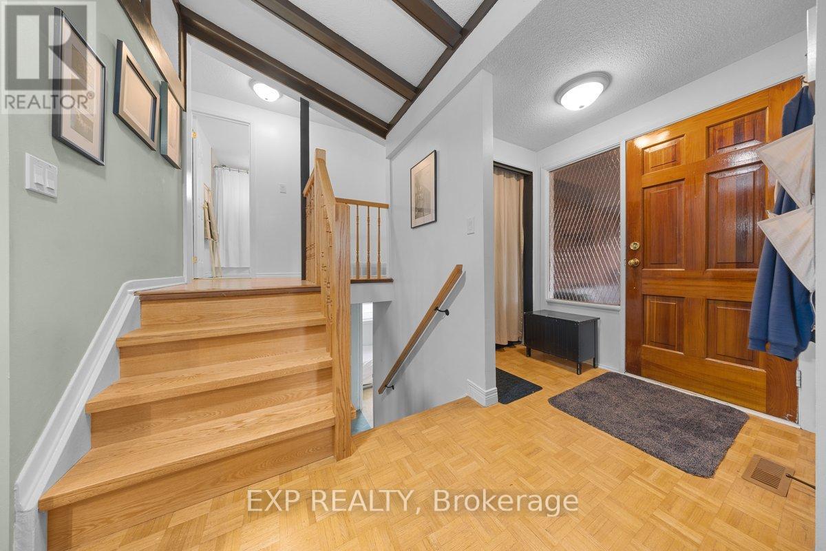 396 Hatfield Crescent, Ottawa, Ontario  K1E 1M8 - Photo 4 - X13517876