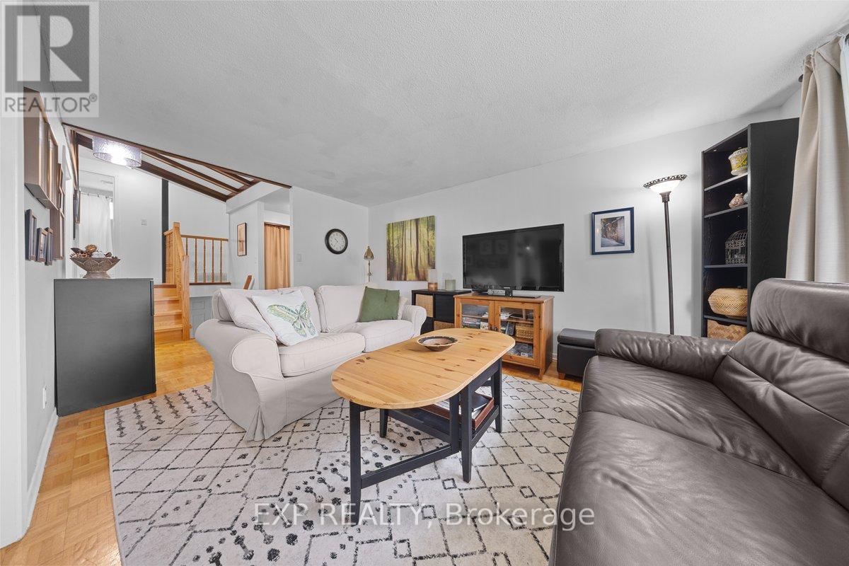 396 Hatfield Crescent, Ottawa, Ontario  K1E 1M8 - Photo 6 - X13517876
