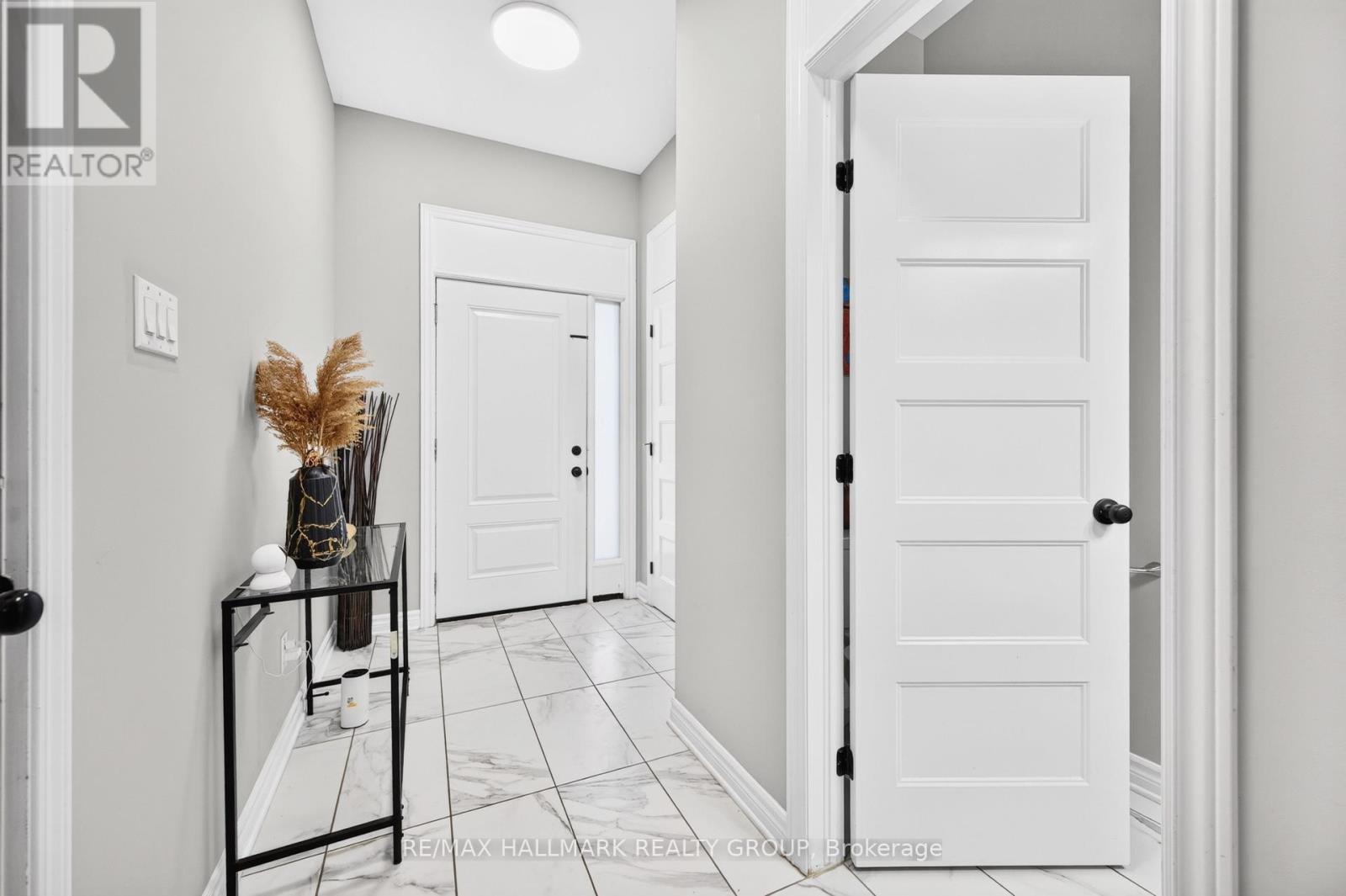 335 Alasken Drive, Ottawa, Ontario  K1T 0M4 - Photo 2 - X13517882