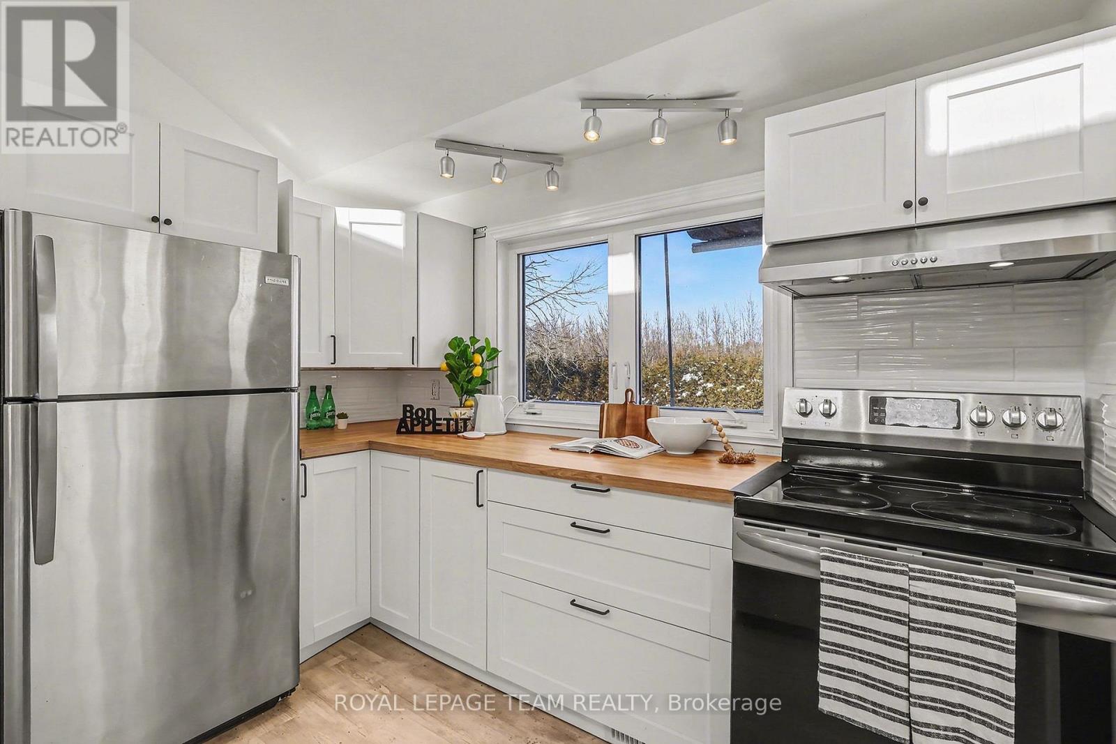 237 Queen West Street, North Dundas, Ontario  K0C 1H0 - Photo 12 - X13518094