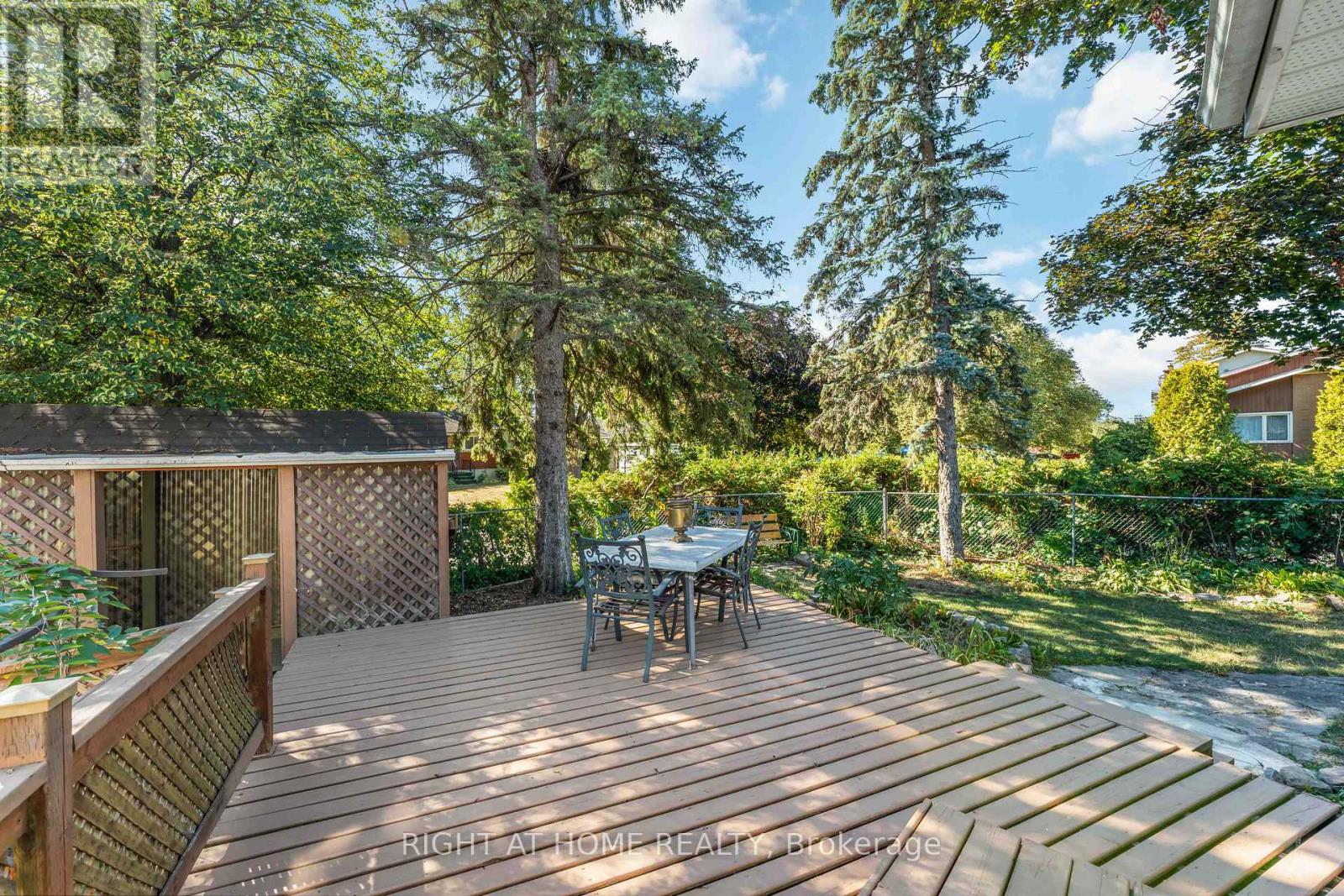 2221 Circle Place, Ottawa, Ontario  K1G 3E2 - Photo 33 - X13518220