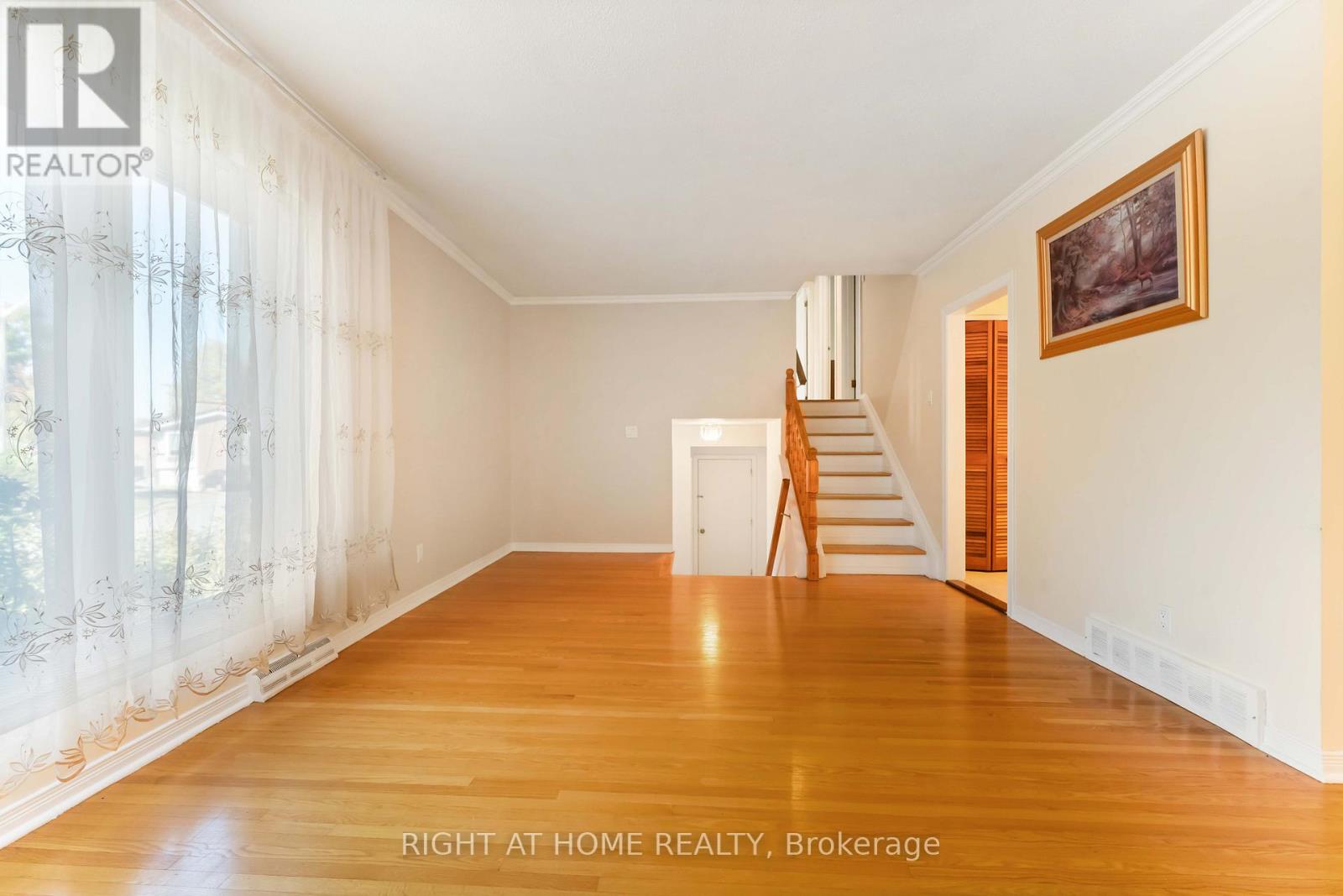 2221 Circle Place, Ottawa, Ontario  K1G 3E2 - Photo 6 - X13518220