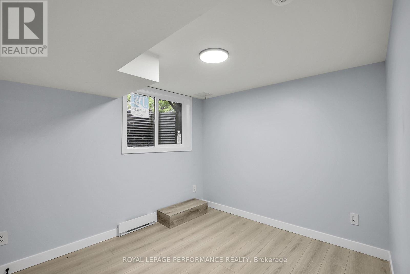 Unit B ( Basement) - 934 Smyth Road, Ottawa, Ontario  K1G 1P6 - Photo 11 - X13518330