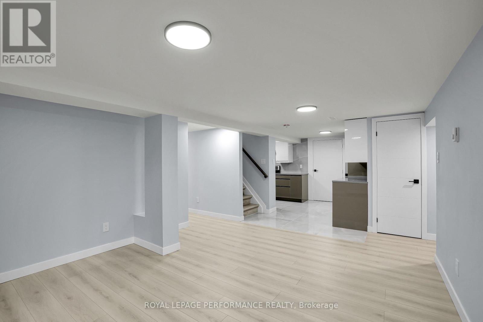 Unit B ( Basement) - 934 Smyth Road, Ottawa, Ontario  K1G 1P6 - Photo 8 - X13518330