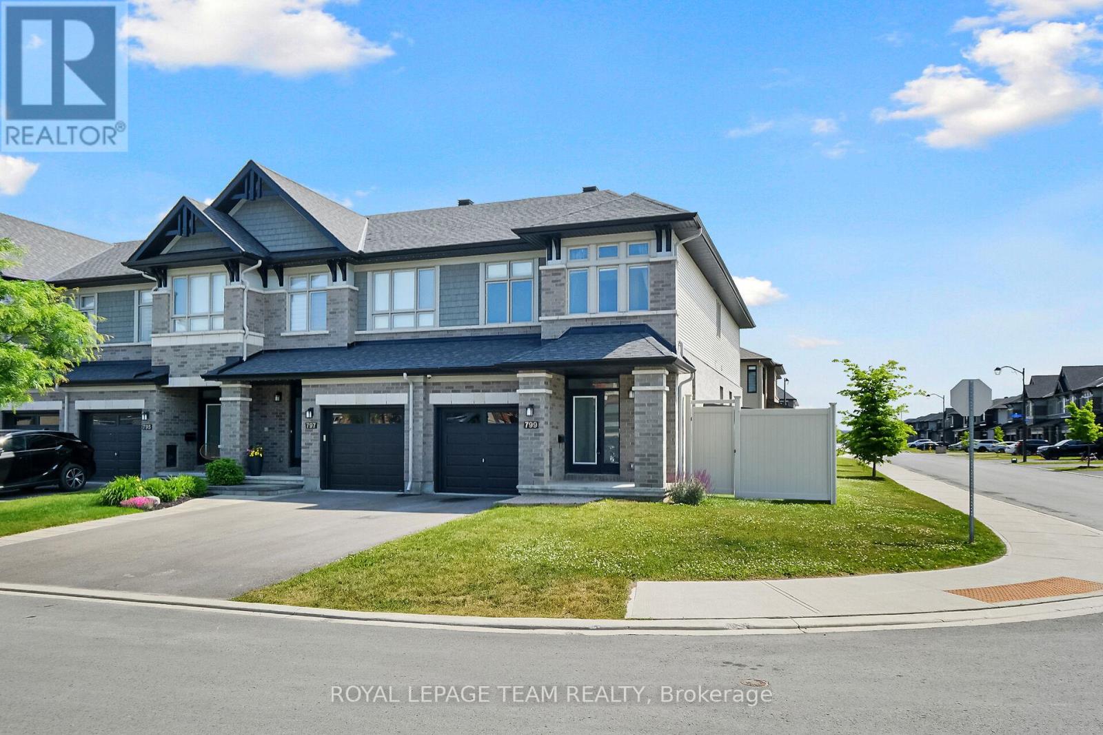 799 Cairn Crescent, Ottawa, Ontario  K1W 0P7 - Photo 1 - X13518380