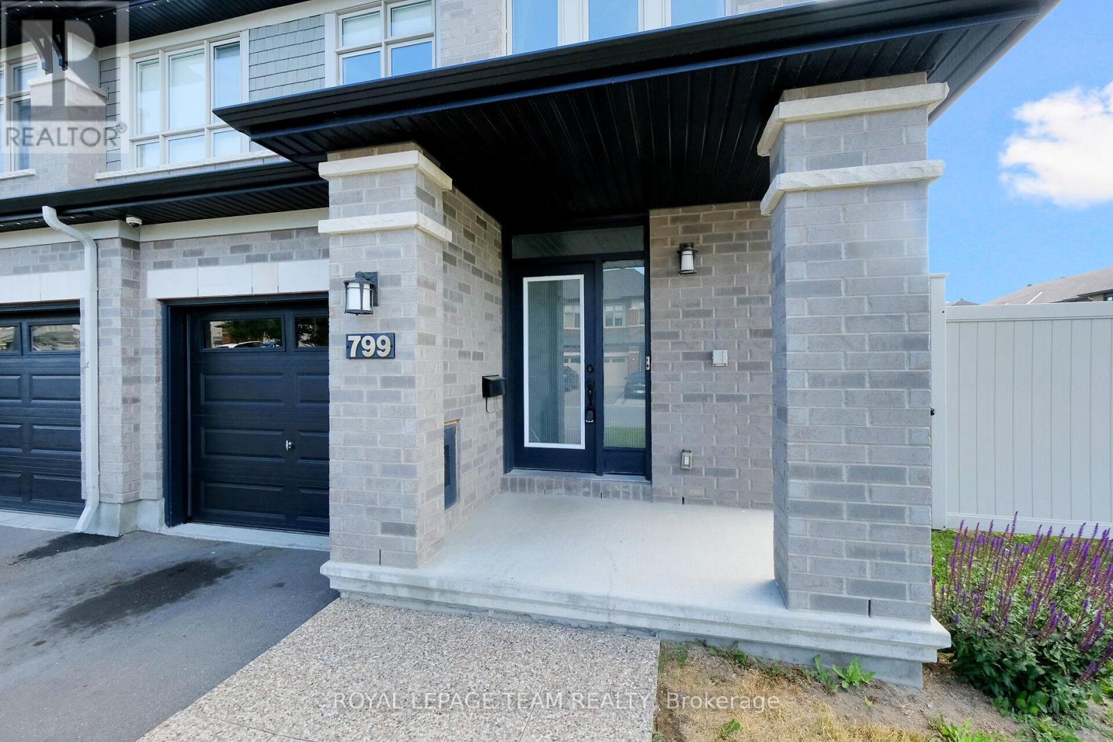 799 Cairn Crescent, Ottawa, Ontario  K1W 0P7 - Photo 2 - X13518380